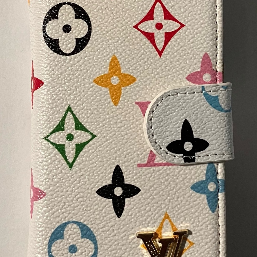Louis Vuitton iphone Case with Elegant Design